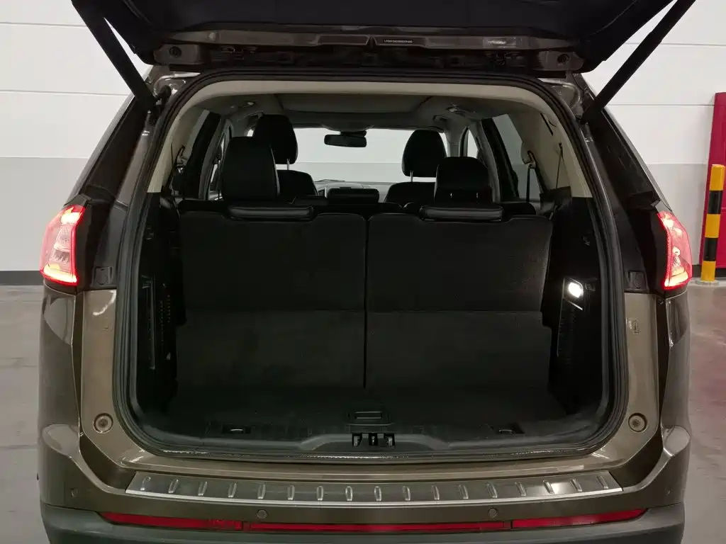 Ford Edge — миниатюра 16