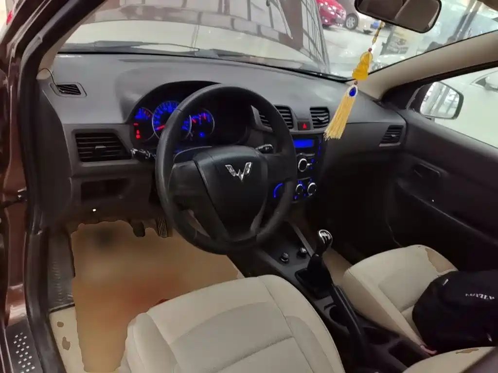 Wuling Hongguang — миниатюра 10
