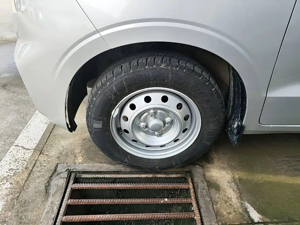 Wuling Hongguang V — миниатюра 23