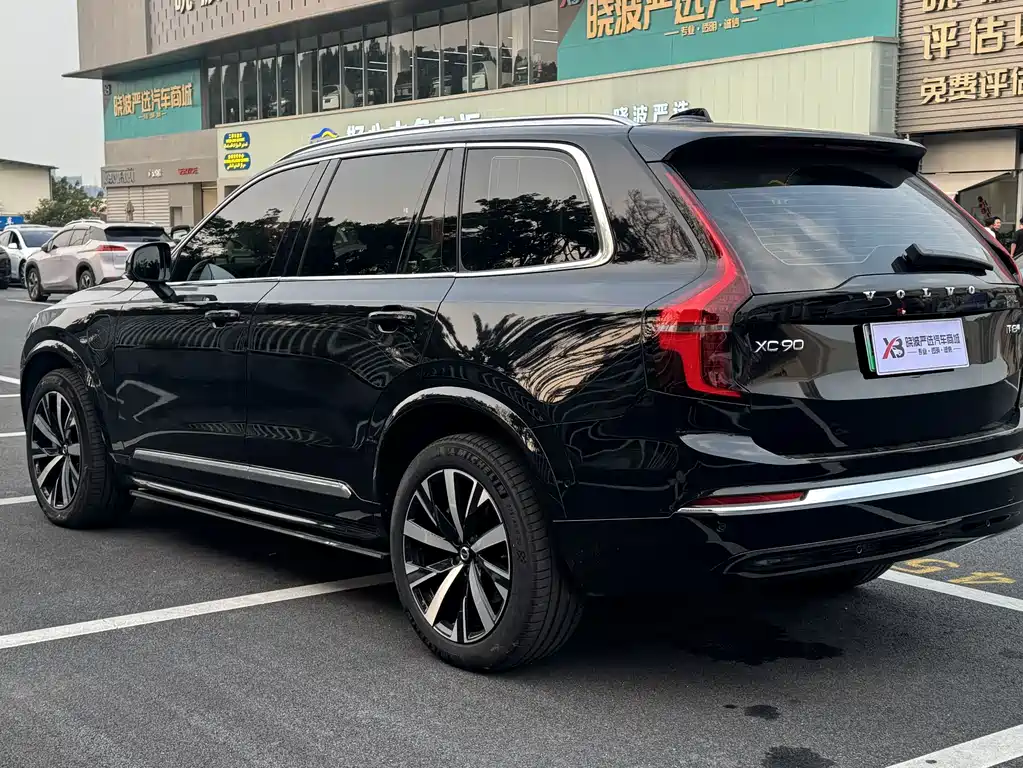 Volvo XC90 PHEV — миниатюра 6