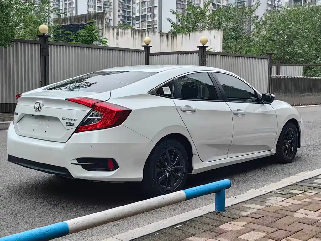 Honda Civic — миниатюра 5