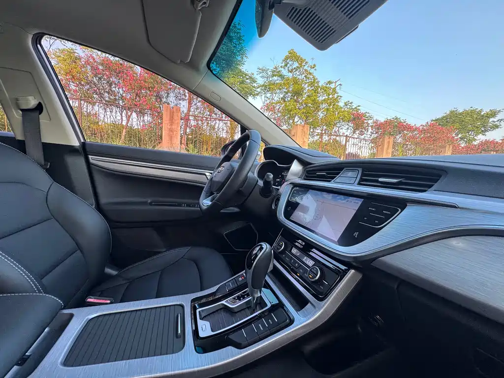 Geely Emgrand GS — миниатюра 22