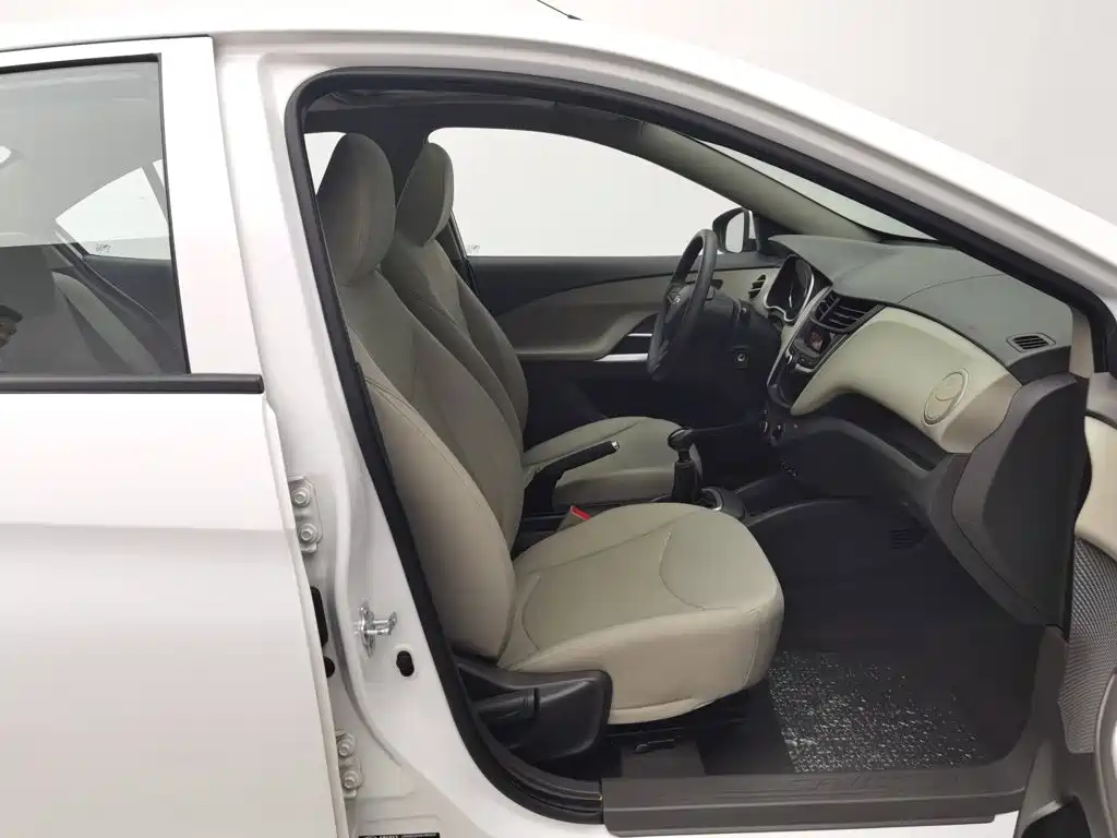 Chevrolet Sail — миниатюра 23