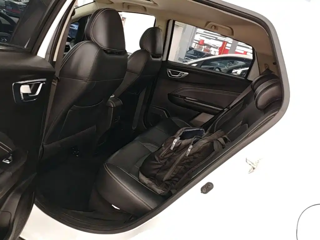 Geely Vision X3 — миниатюра 17