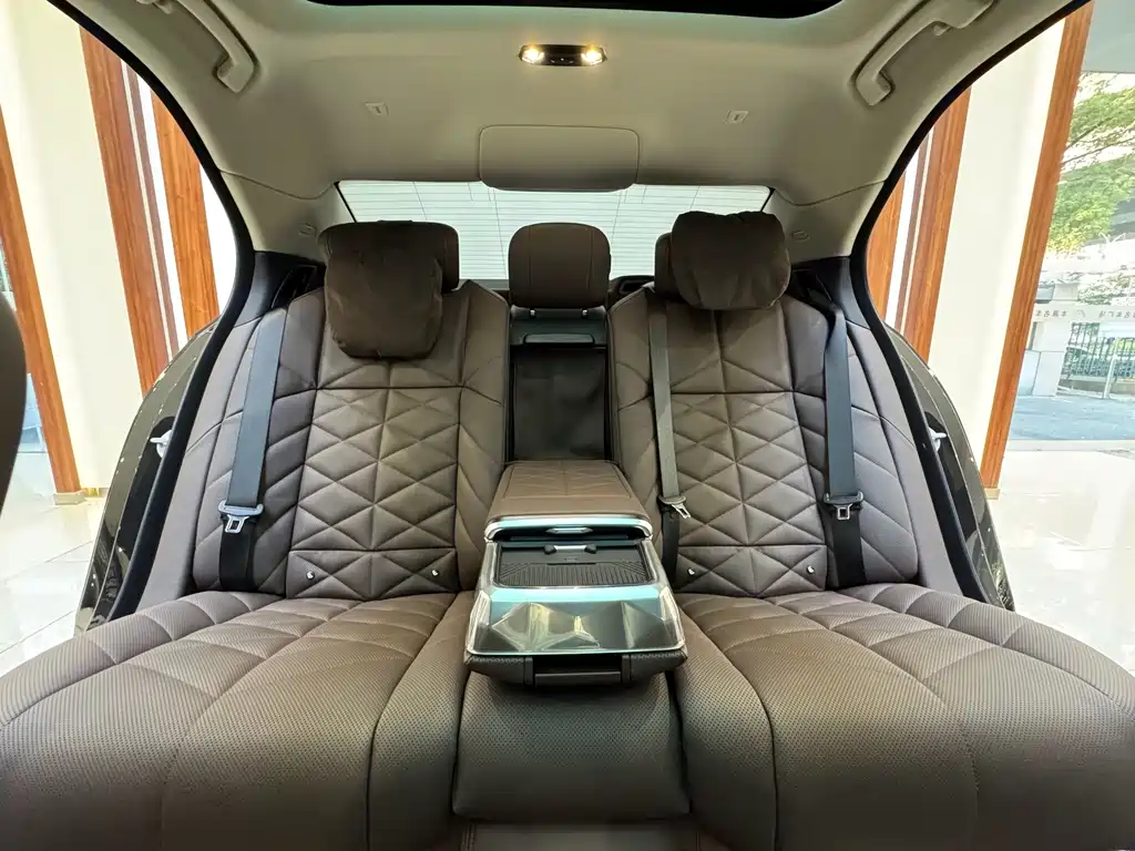 BMW 7 Series — миниатюра 16