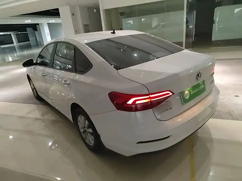 Volkswagen Lavida — миниатюра 5