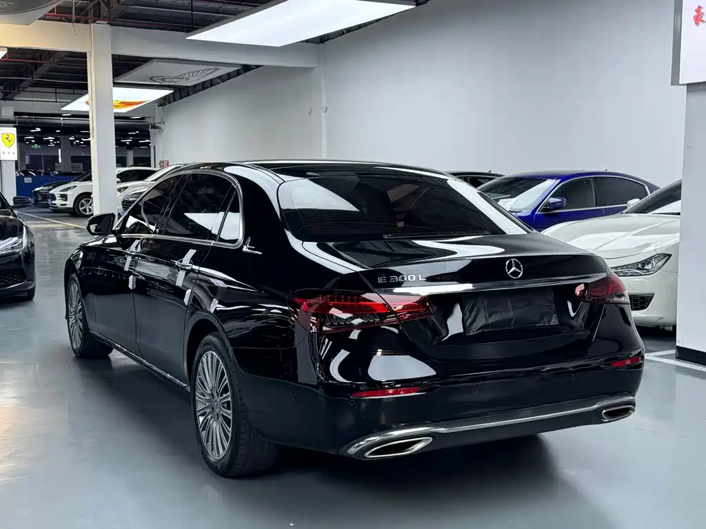 Mercedes-Benz E-Class — миниатюра 21