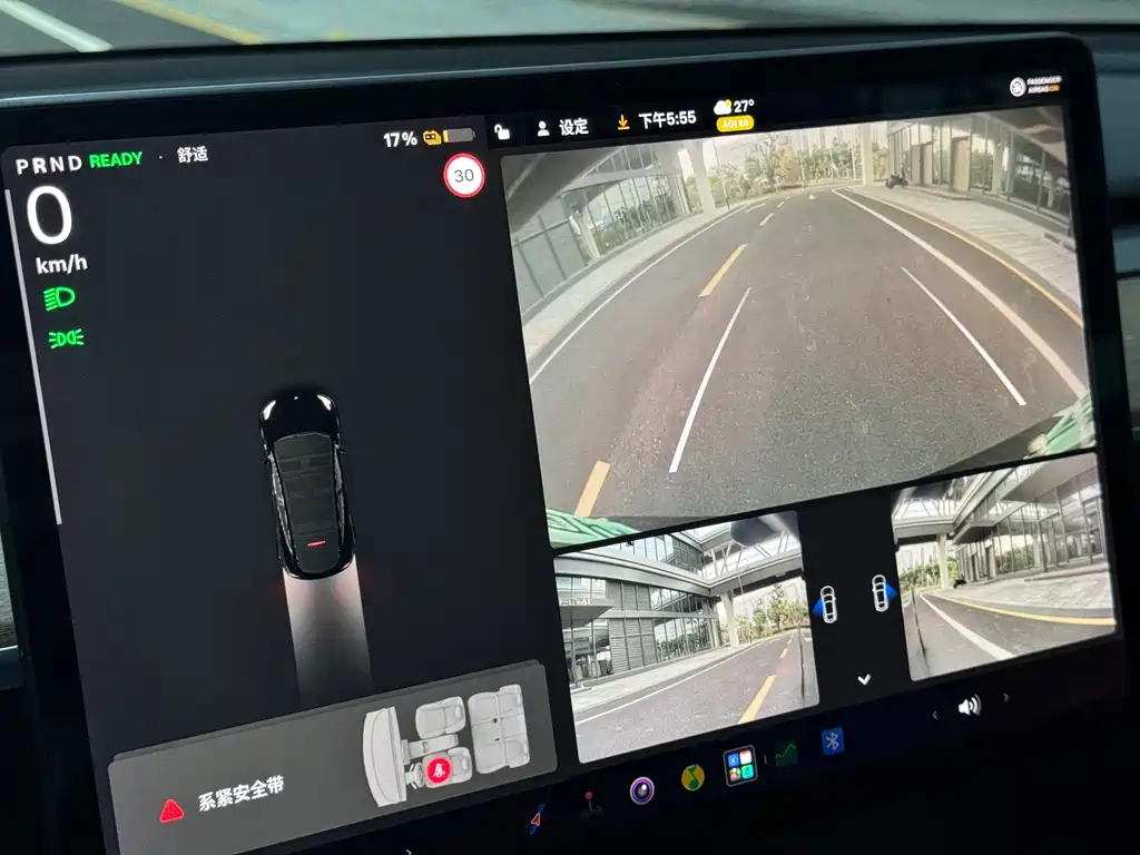 Tesla Model Y — миниатюра 10