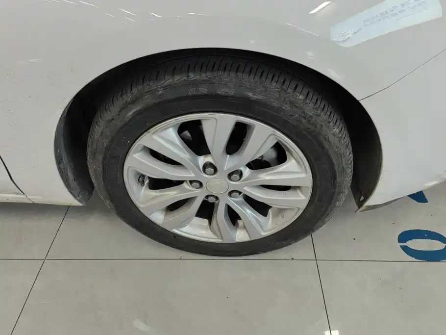 Buick Excelle — миниатюра 6