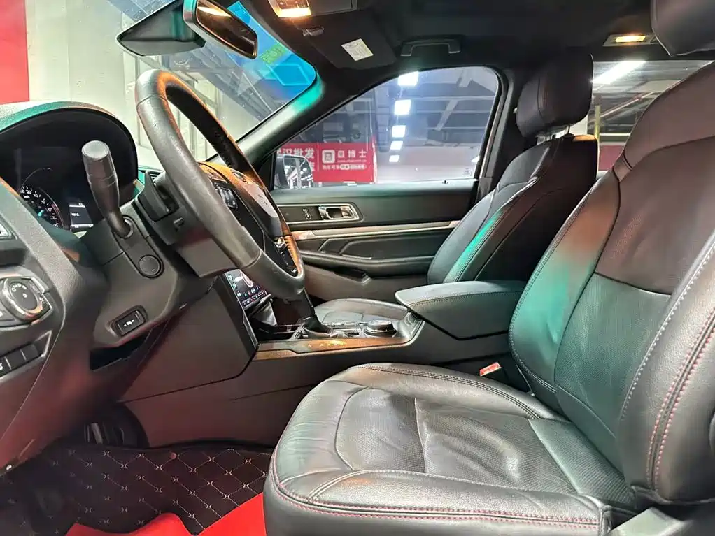 Ford Explorer (Import) — миниатюра 7