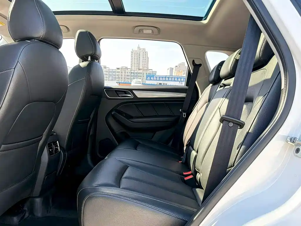 Roewe RX5 — миниатюра 6