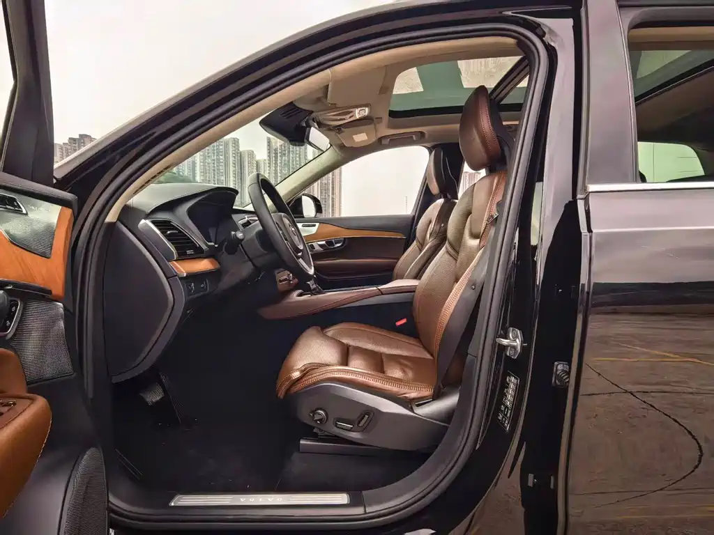 Volvo XC90 — миниатюра 14
