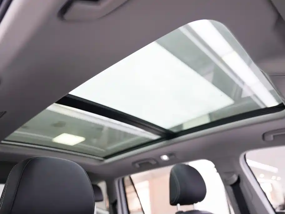 Volkswagen Tiguan L — миниатюра 13