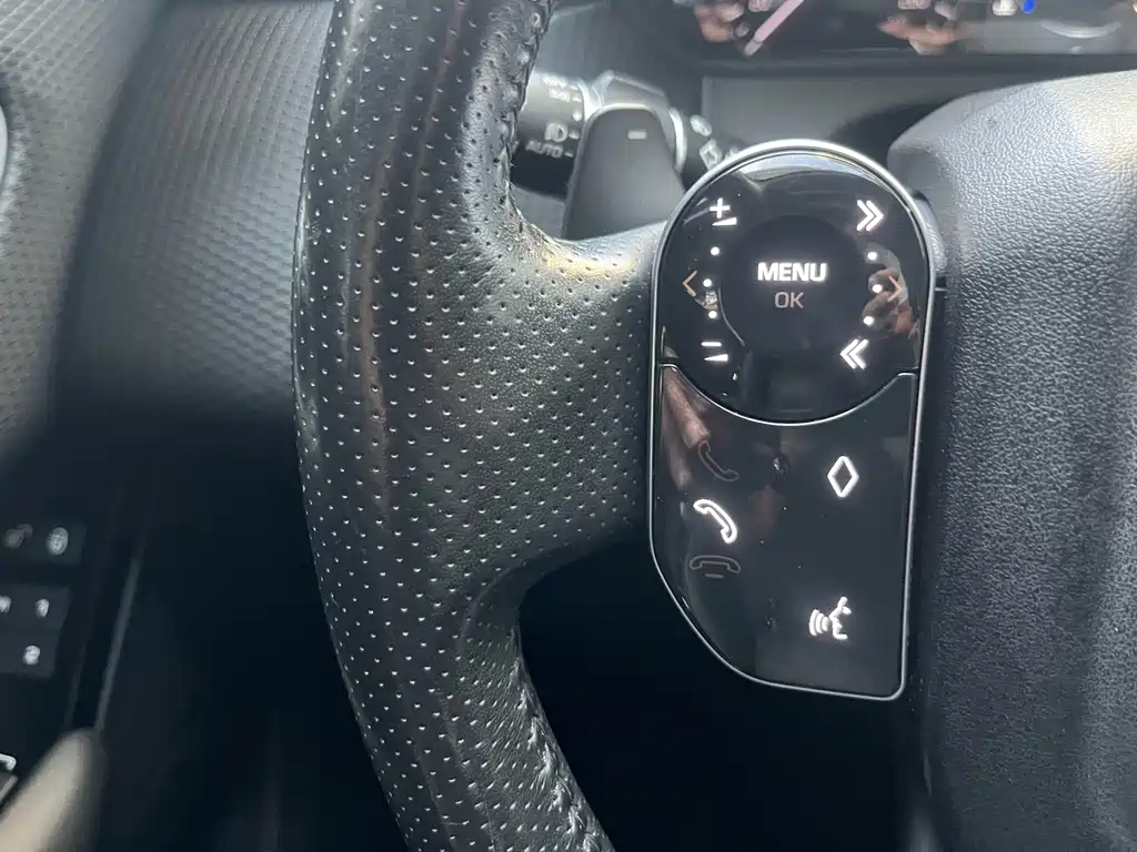 Land Rover Velar — миниатюра 32