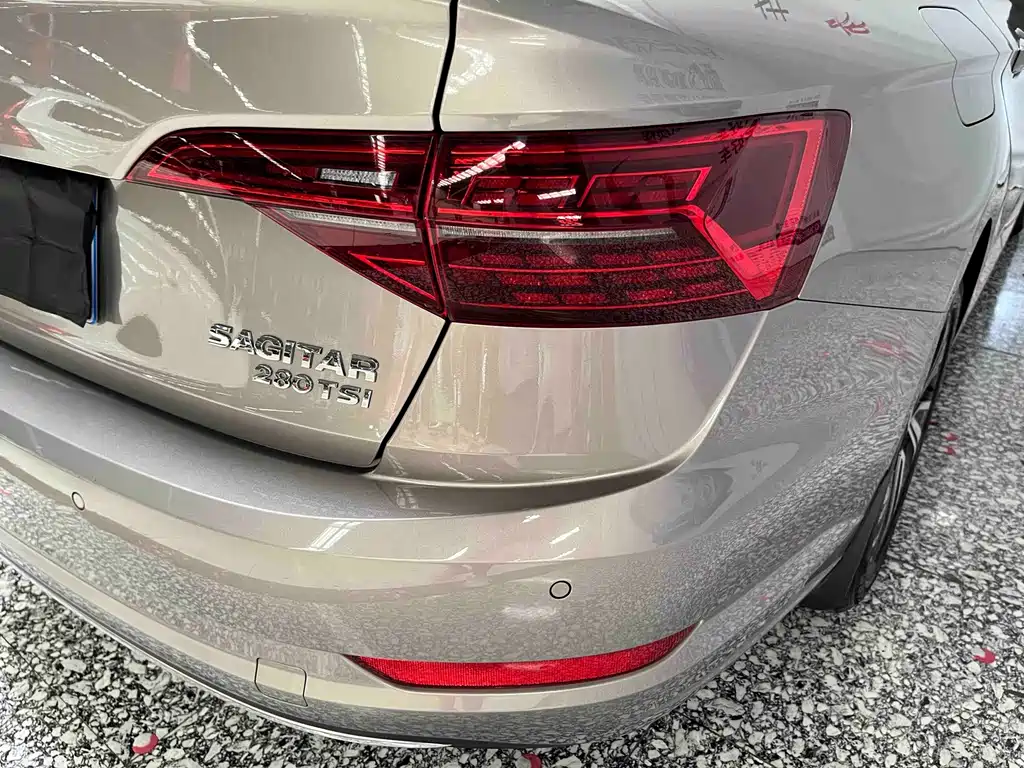 Volkswagen Sagitar — миниатюра 18