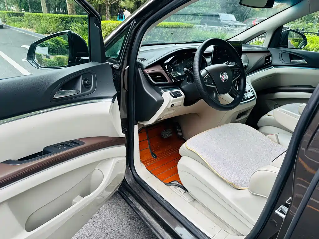 Buick GL8 2020 652T Luxury