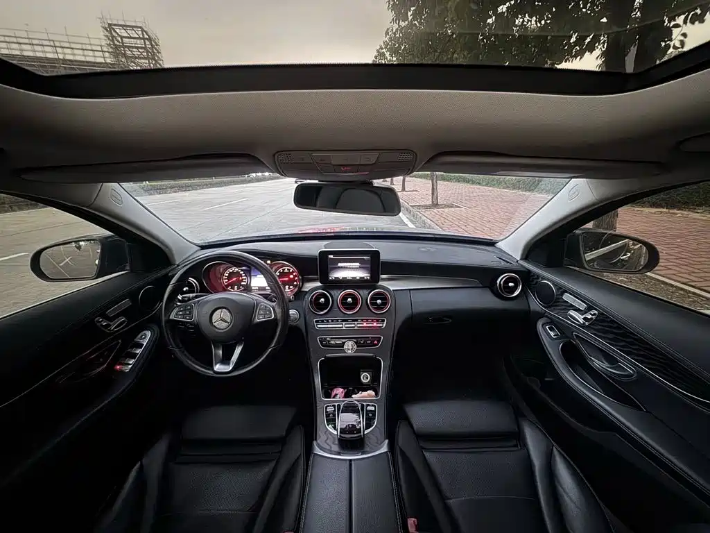 Mercedes-Benz C-Class — миниатюра 4