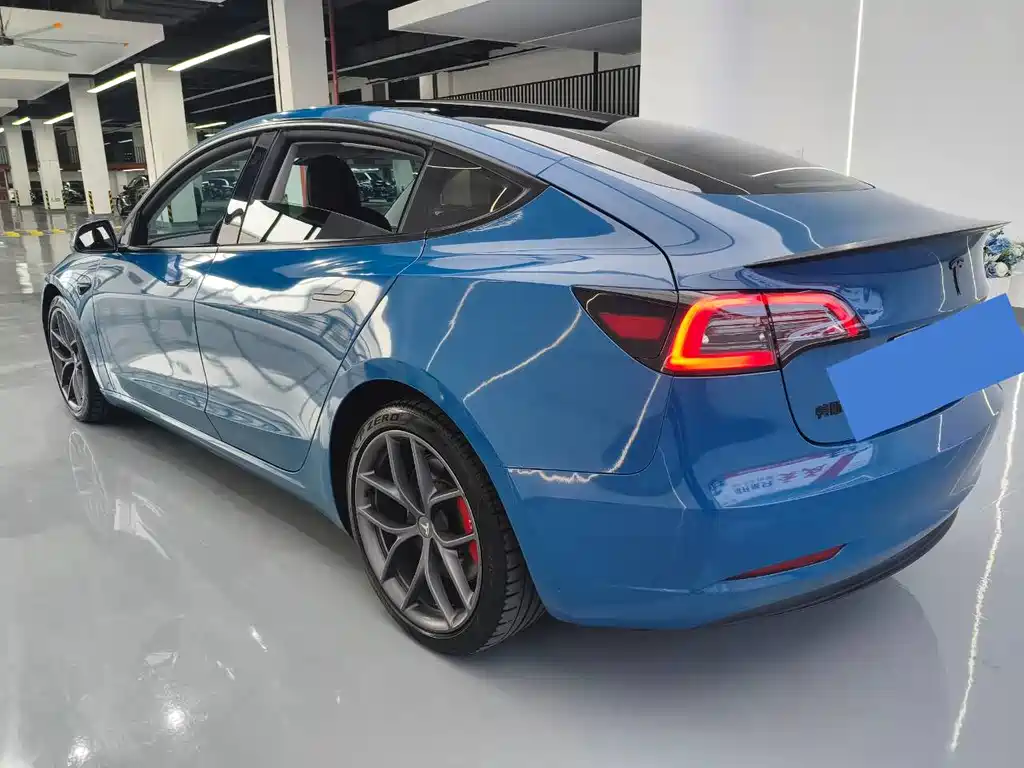 Tesla Model 3 — миниатюра 9