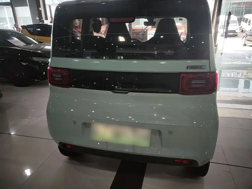 Wuling MINIEV — миниатюра 6