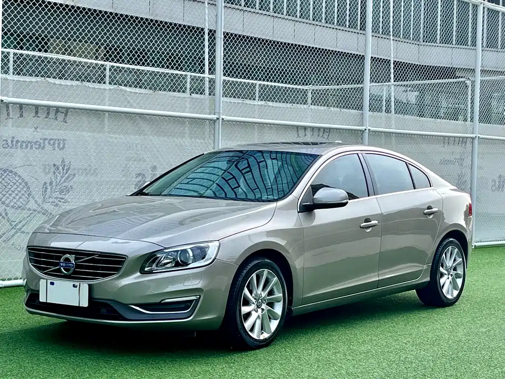 Купить Volvo S60