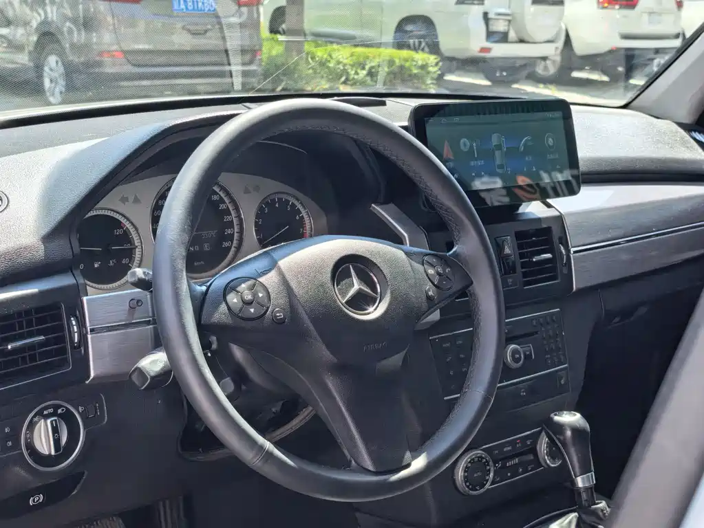 Mercedes-Benz GLK-Class (Import) — миниатюра 10