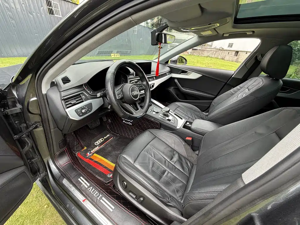 Audi A4L 2019 40 TFSI Fashion V