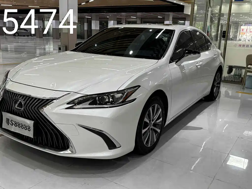 LEXUS  ES