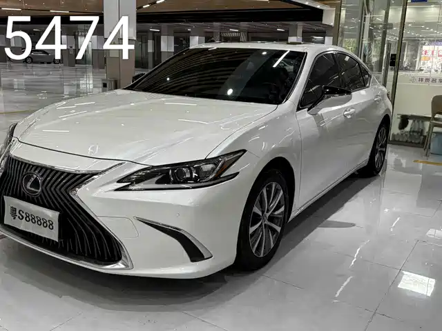 LEXUS  ES 2021