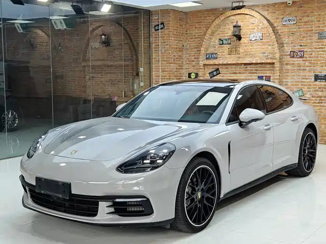 PORSCHE PANAMERA 2019