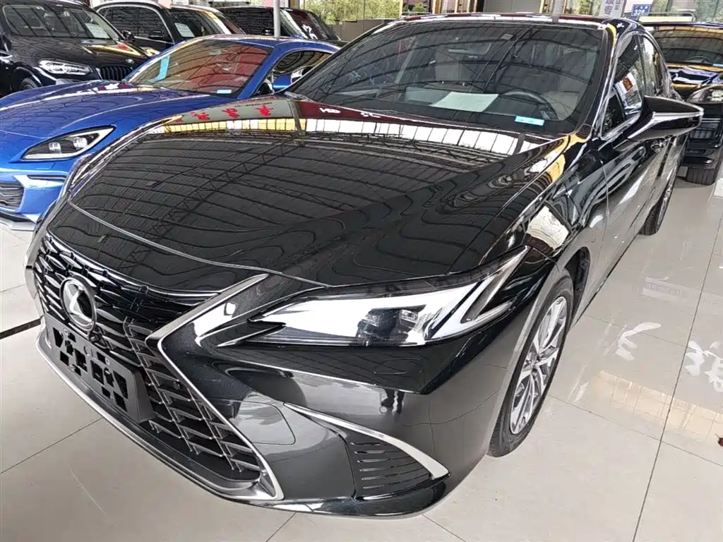 Lexus ES 2026