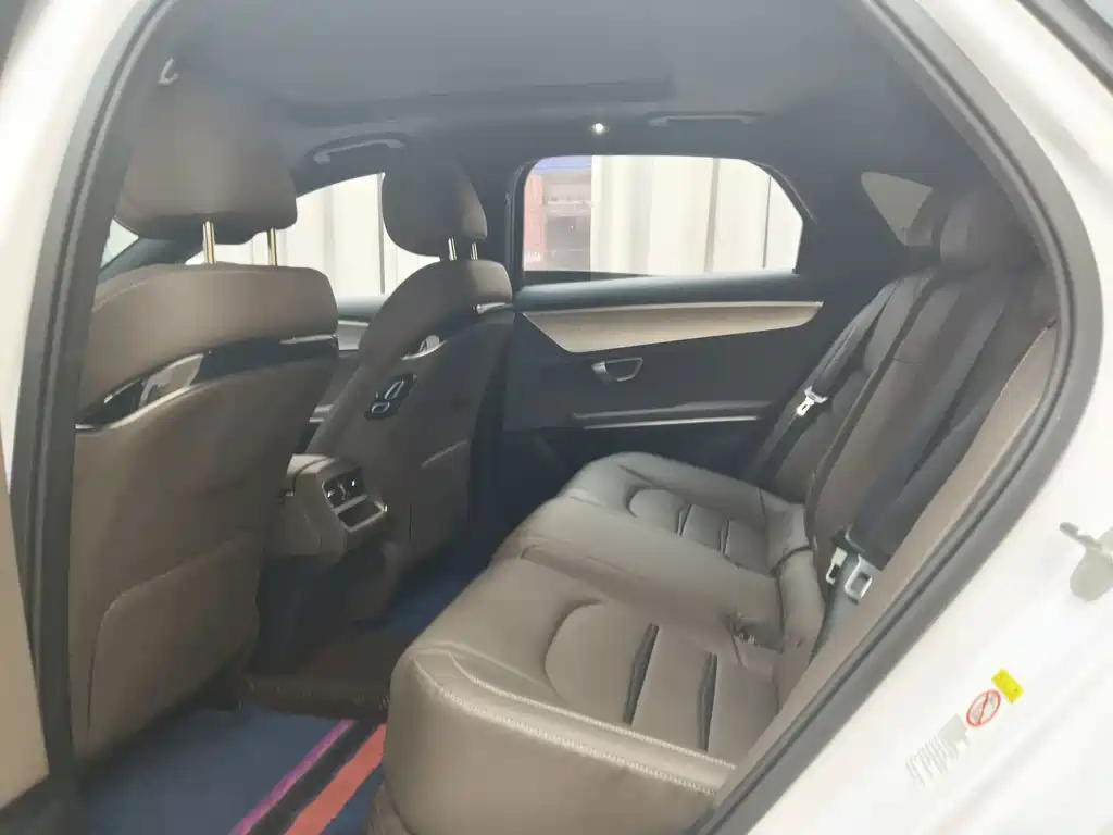 BYD Han — миниатюра 8