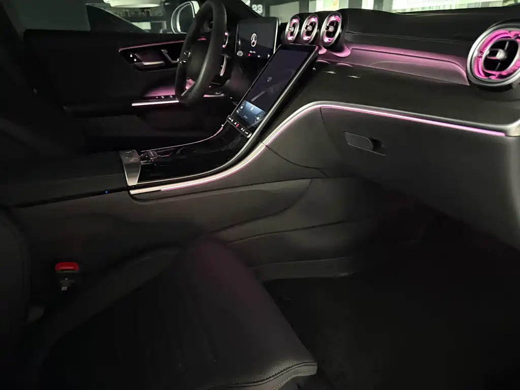 Mercedes-Benz C-Class — миниатюра 16