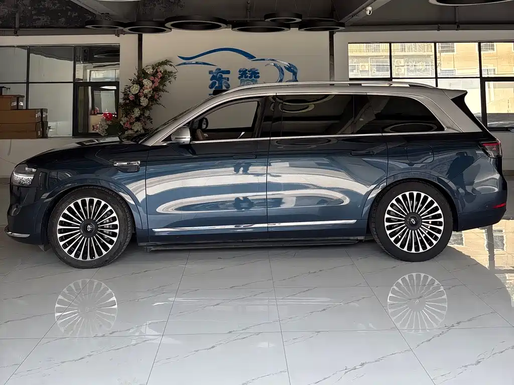 AITO ASK THE WORLD M9