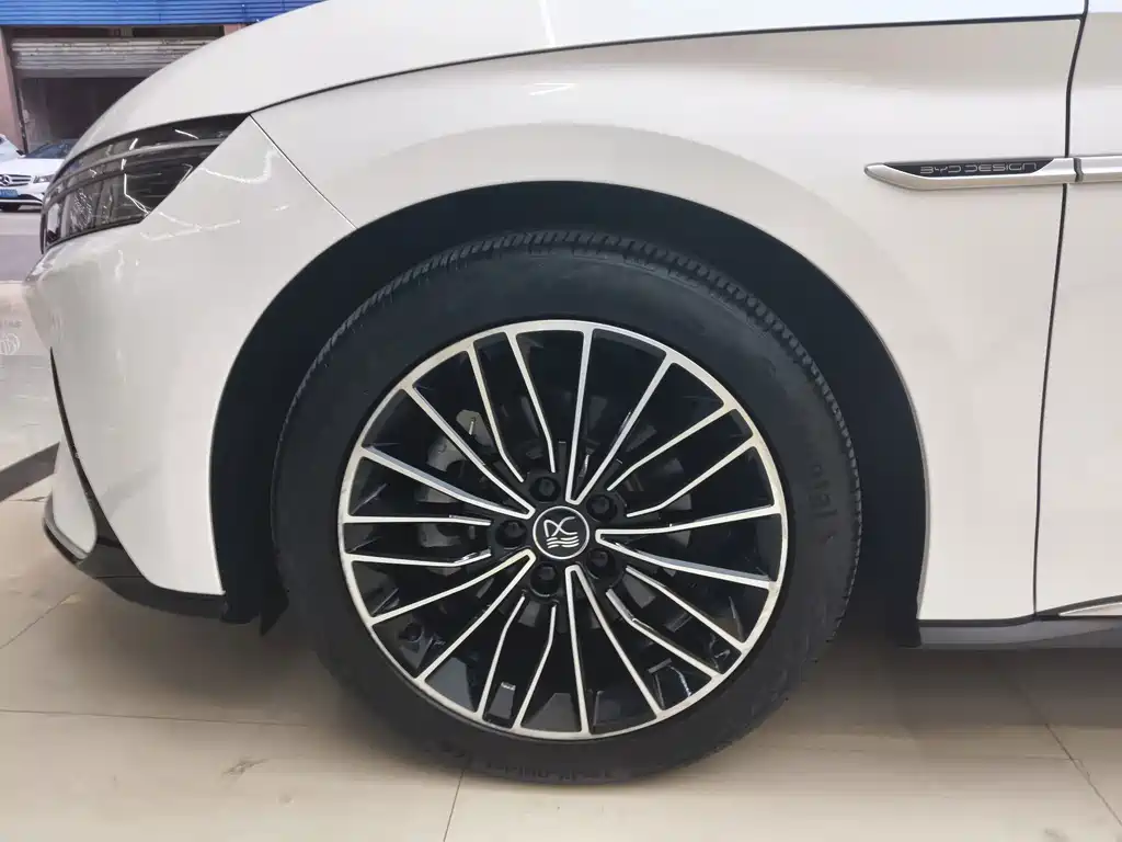 BYD Han — миниатюра 17