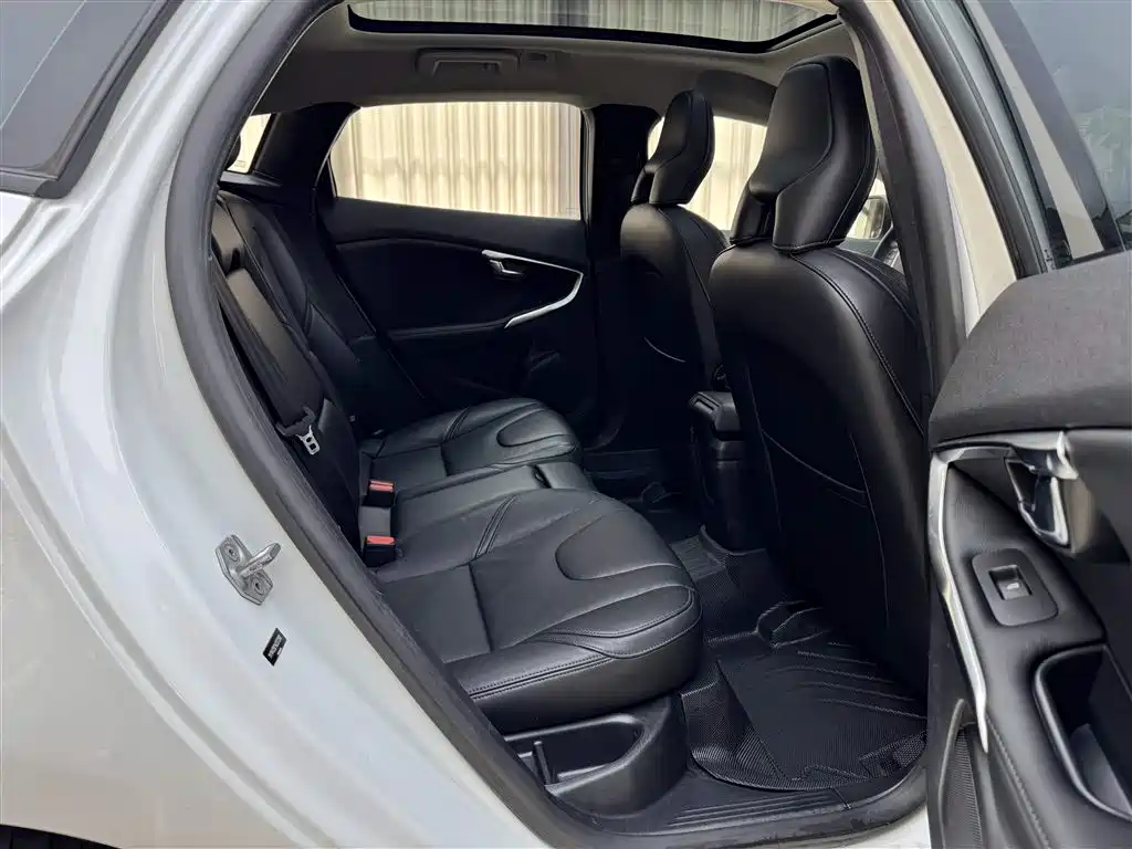 Volvo V40 2016