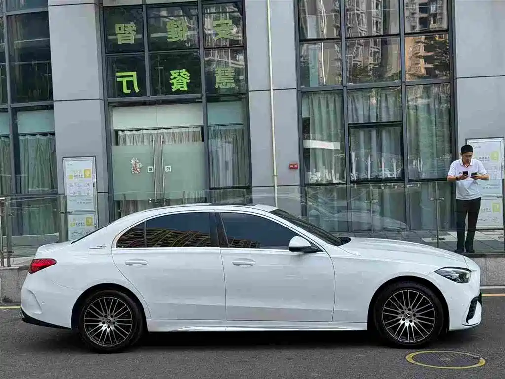 Mercedes-Benz C-Class — миниатюра 4