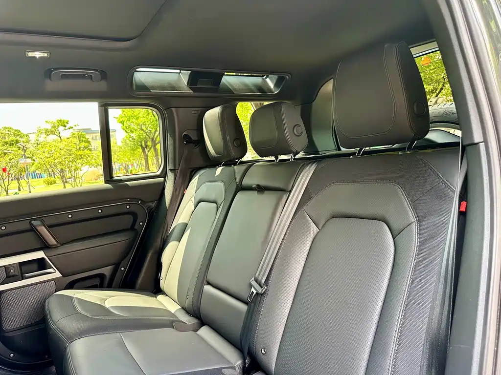 Land Rover Defender — миниатюра 16