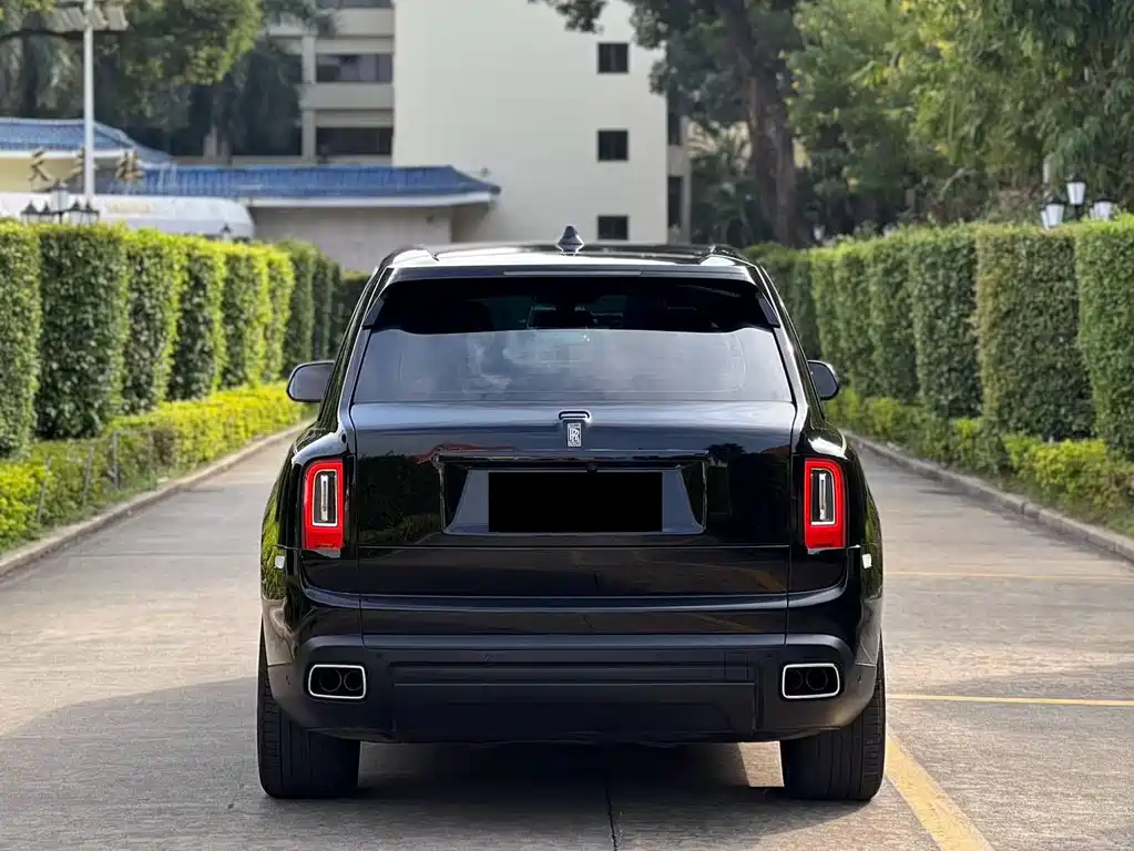 Rolls-Royce Cullinan 2018 мест