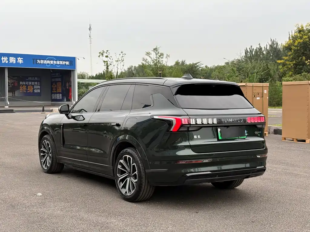 Lynk & Co 09 EM-P 2024 2.0TD EM-P HALO мест
