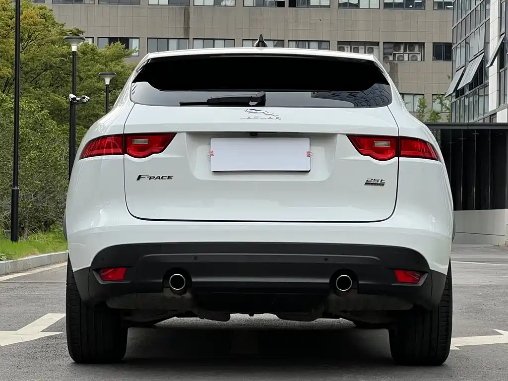 JAGUAR  F PACE