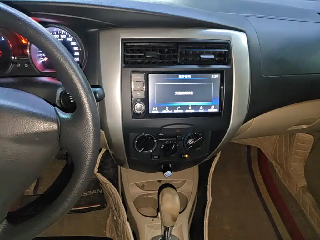 Nissan Livina — миниатюра 13
