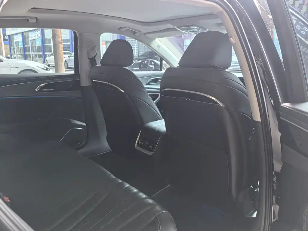 Hongqi Hongqi H5 — миниатюра 11
