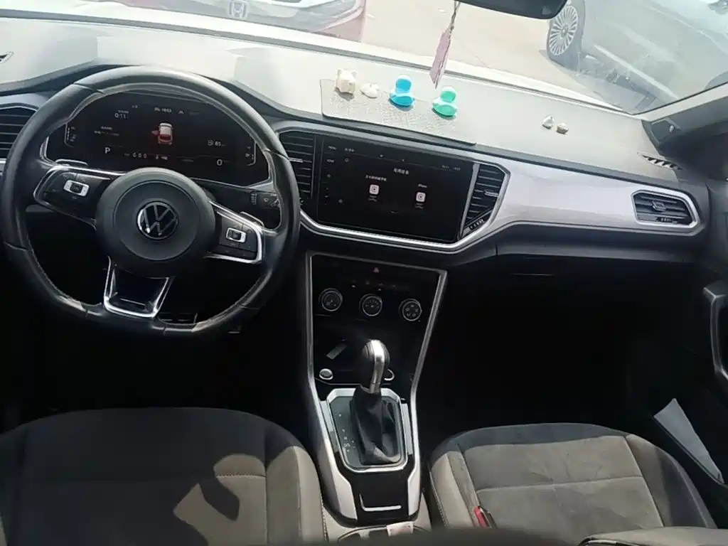 Volkswagen T-Roc — миниатюра 10