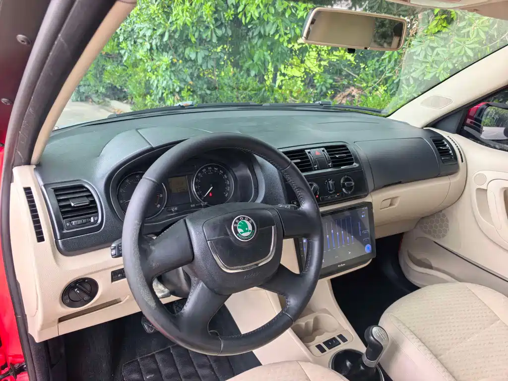 Skoda Fabia — миниатюра 8