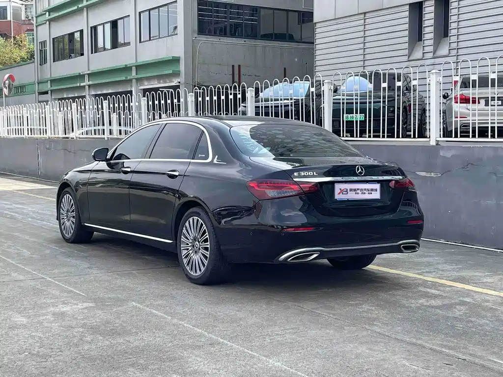 Mercedes-Benz E-Class — миниатюра 4