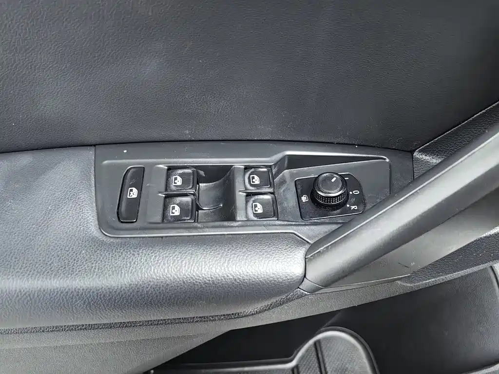 Volkswagen Tiguan L — миниатюра 9