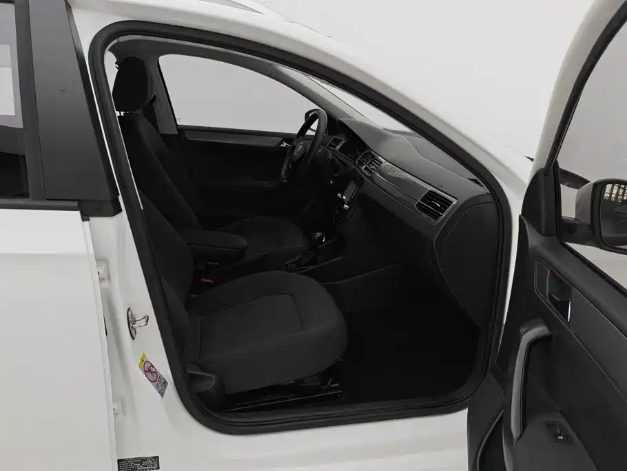 Volkswagen Santana — миниатюра 8