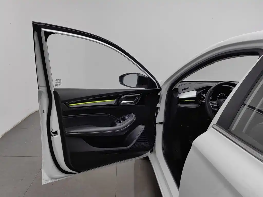 Roewe i5 — миниатюра 8