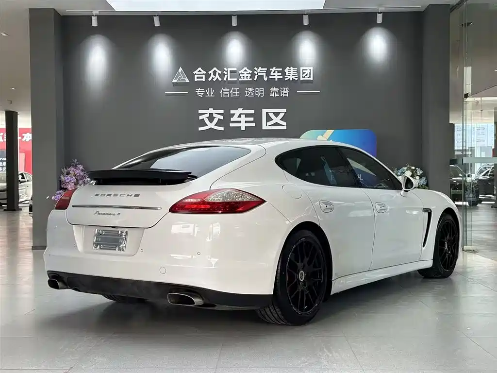 Porsche Panamera 2010 Panamera 4 3.6L