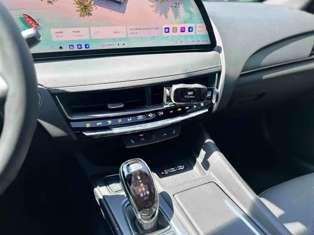 Cadillac CT5 — миниатюра 17